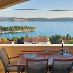 With Parking Space - 22505 Апартаменты Трогир