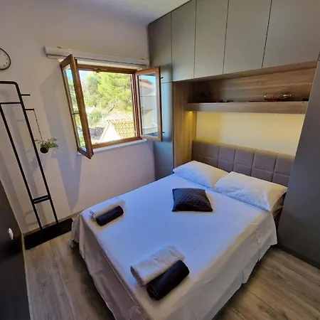Apartman With Parking Space - 22505