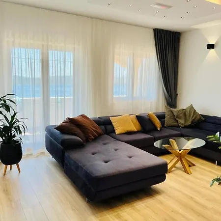 Apartman With Parking Space - 22505 *