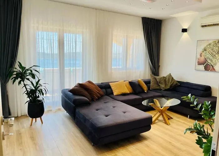 Apartman With Parking Space - 22505 *