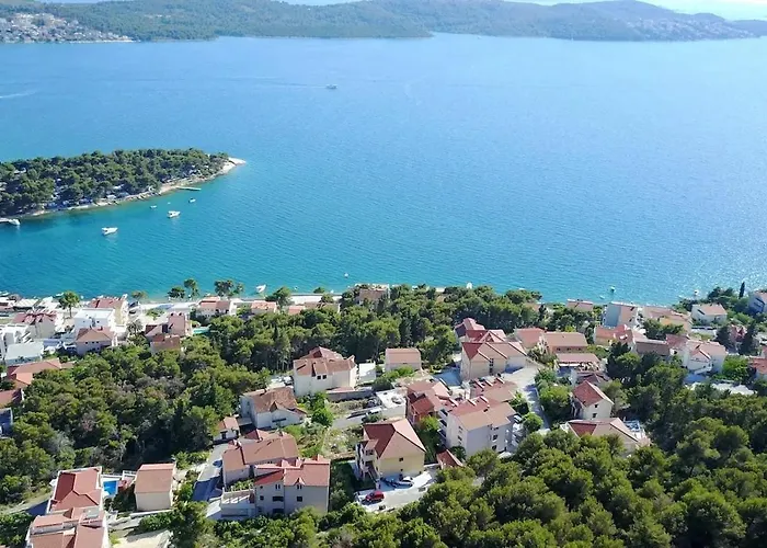 With Parking Space - 22505 Trogir